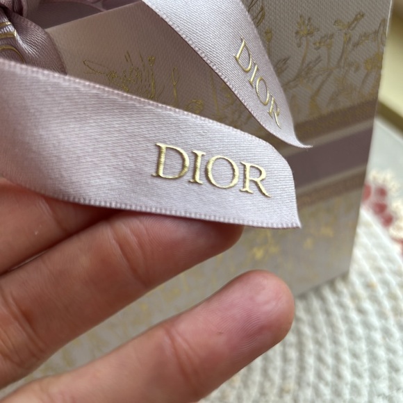 Christian Dior Small Gift Paper Bag Mother’s Day Beige Ribbon Empty Authentic - Picture 4 of 4
